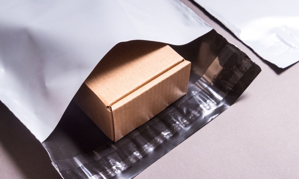 Everything You Need to Know About Shipping Envelopes