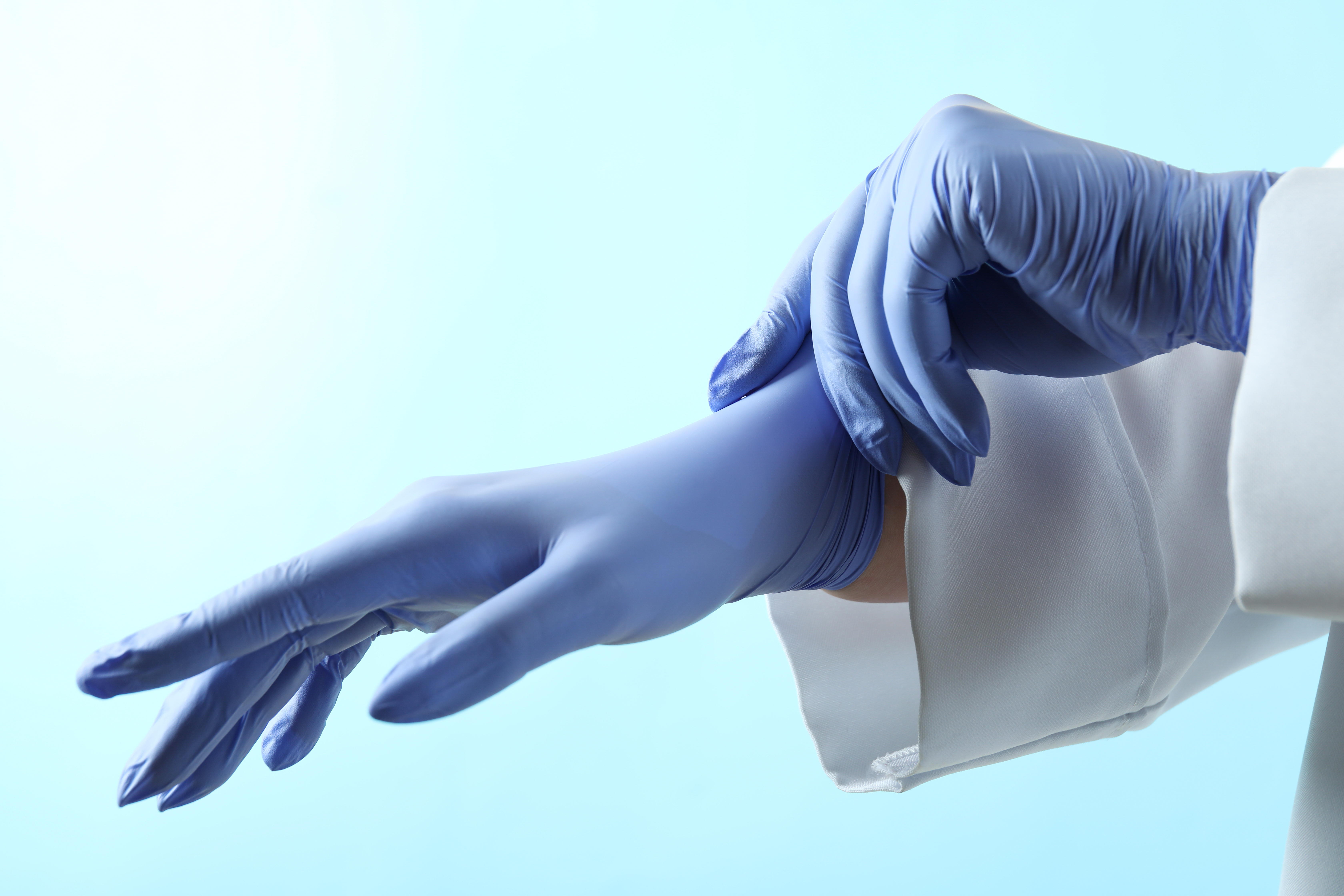 Disposable Nitrile Gloves: Uses and Benefits